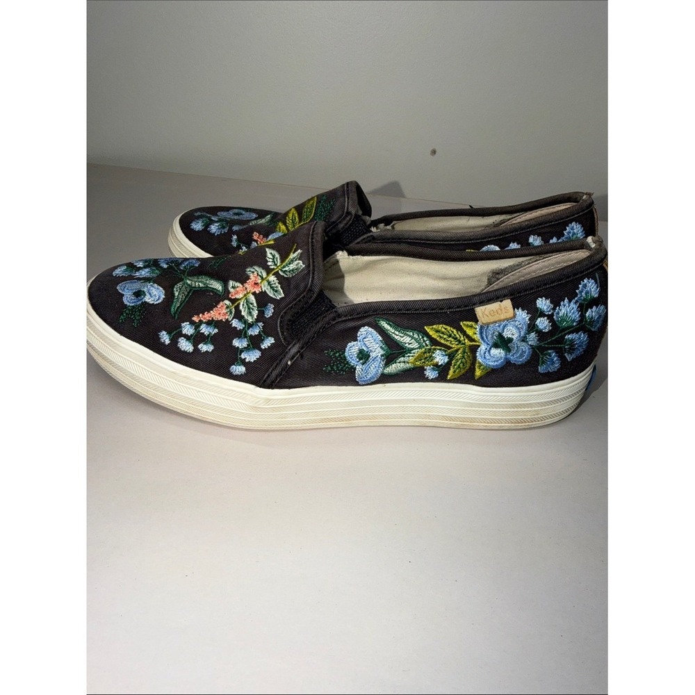 Floral Embroidered Slip-On Sneakers - Black - Picture 4 of 7